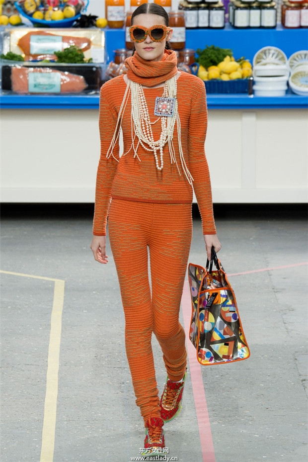 Chanel(香奈兒)巴黎時(shí)裝周2014秋冬新品發(fā)布