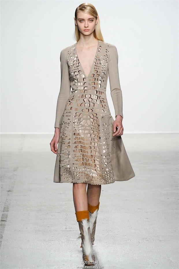 John Galliano巴黎時(shí)裝周2014秋冬新品發(fā)布