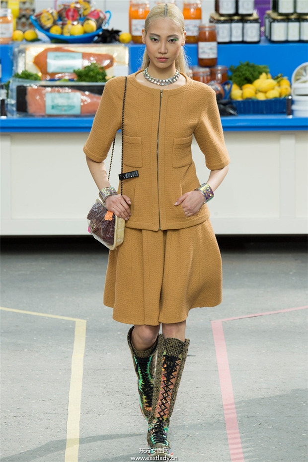 Chanel(香奈兒)巴黎時(shí)裝周2014秋冬新品發(fā)布