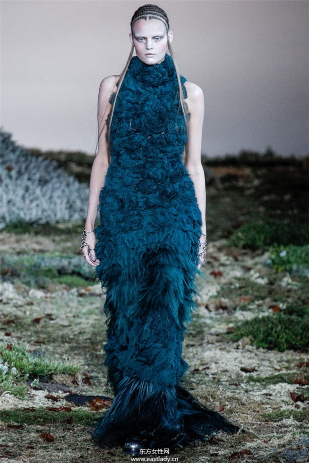 Alexander McQueen巴黎時裝周2014秋冬新品發(fā)布