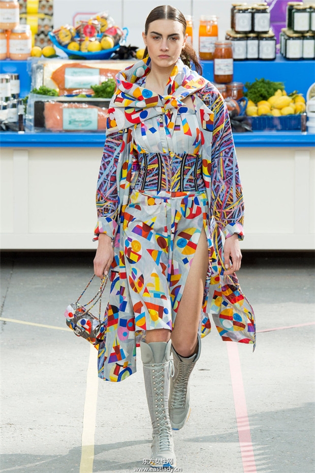 Chanel(香奈兒)巴黎時(shí)裝周2014秋冬新品發(fā)布