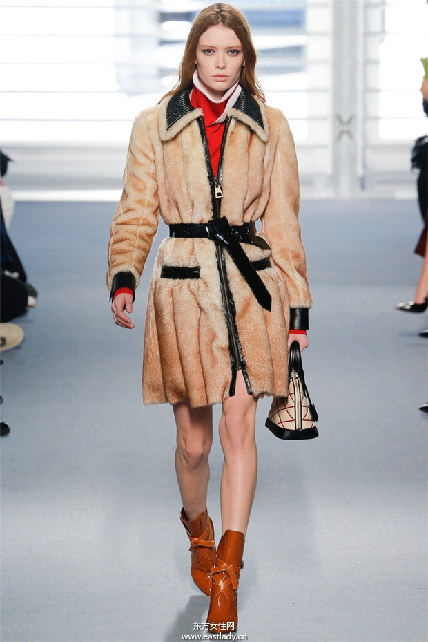 Louis Vuitton巴黎時(shí)裝周2014秋冬新品發(fā)布