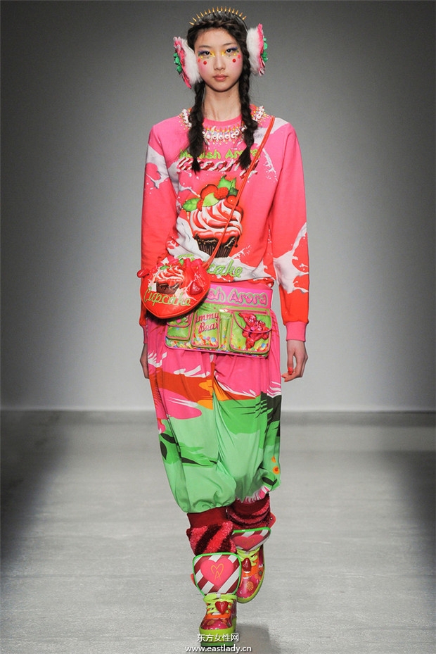 Manish Arora巴黎時(shí)裝周2014秋冬新品發(fā)布