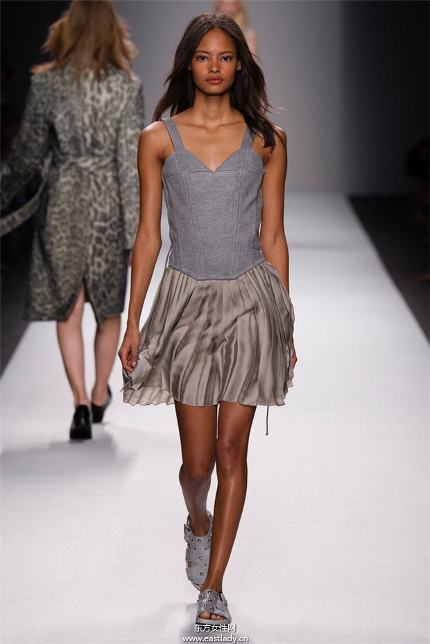 Vanessa Bruno巴黎時(shí)裝周2014秋冬新品發(fā)布