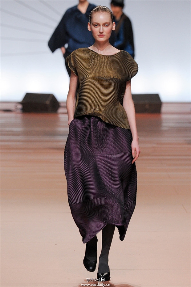 Issey Miyake巴黎時(shí)裝周2014秋冬新品發(fā)布