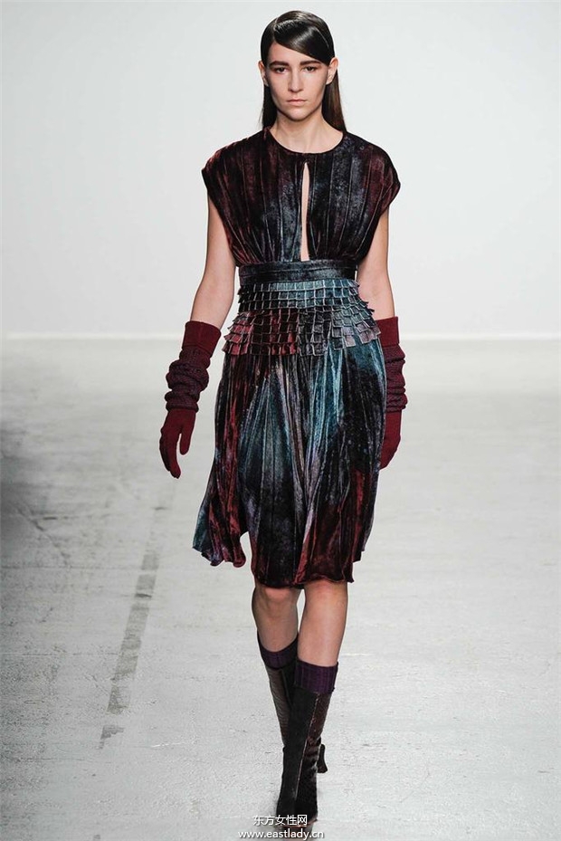 John Galliano巴黎時(shí)裝周2014秋冬新品發(fā)布