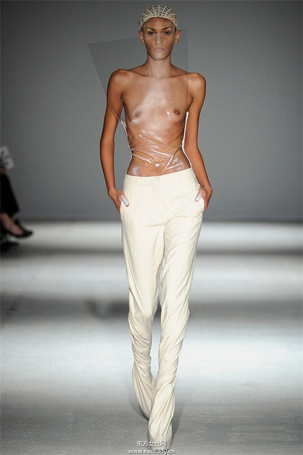 Gareth Pugh巴黎時裝周2014秋冬新品發(fā)布