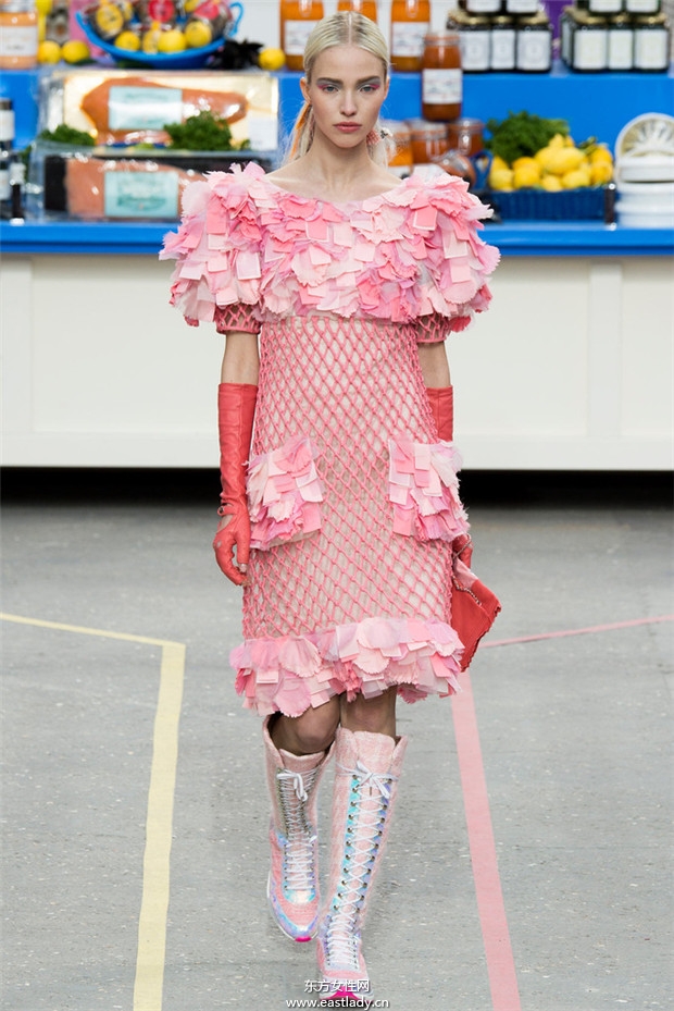 Chanel(香奈兒)巴黎時(shí)裝周2014秋冬新品發(fā)布