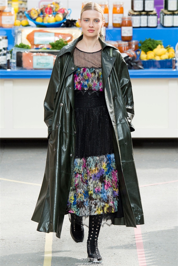Chanel(香奈兒)巴黎時(shí)裝周2014秋冬新品發(fā)布