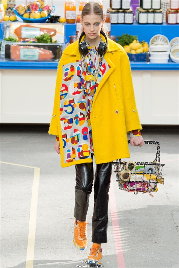 Chanel(香奈兒)巴黎時(shí)裝周2014秋冬新品發(fā)布