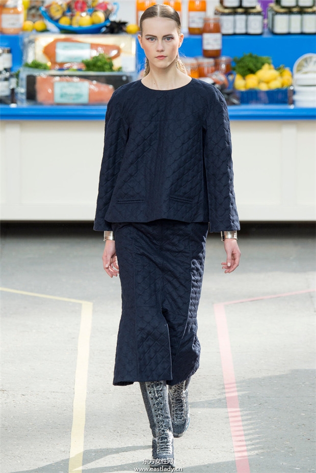 Chanel(香奈兒)巴黎時(shí)裝周2014秋冬新品發(fā)布