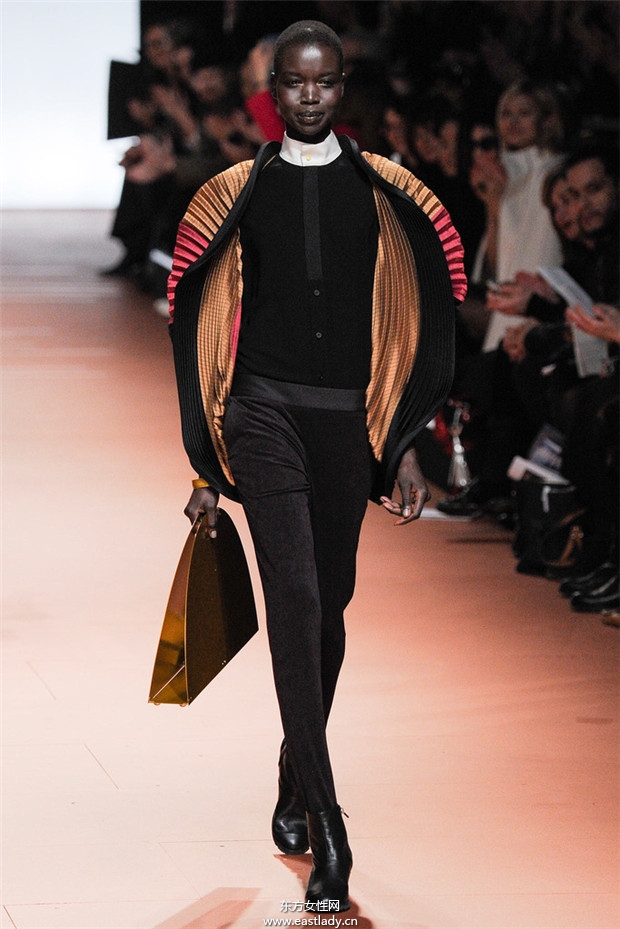 Issey Miyake巴黎時(shí)裝周2014秋冬新品發(fā)布