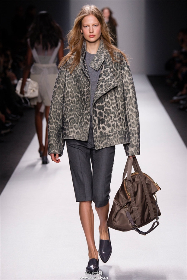 Vanessa Bruno巴黎時(shí)裝周2014秋冬新品發(fā)布