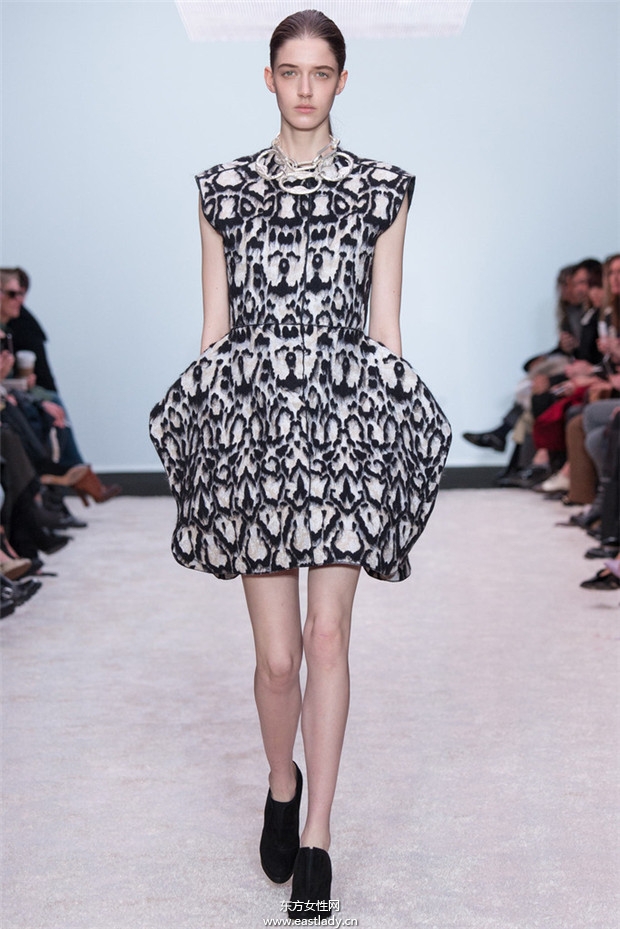 Giambattista Valli巴黎時裝周2014秋冬新品發(fā)布