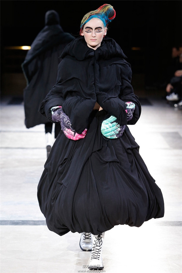 Yohji Yamamoto巴黎時裝周2014秋冬新品發(fā)布