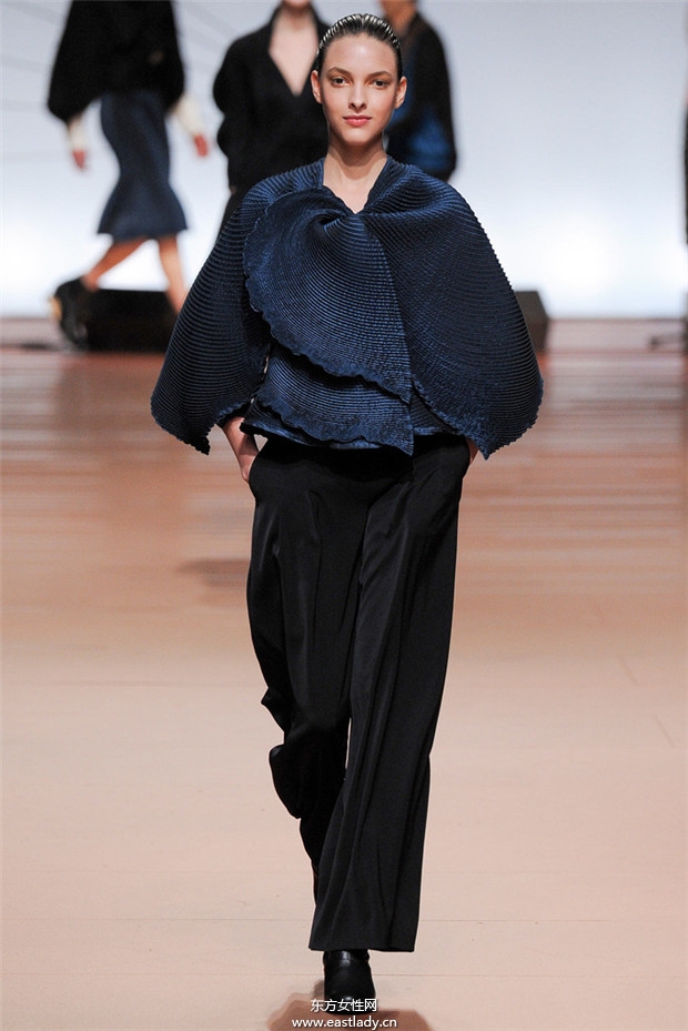 Issey Miyake巴黎時(shí)裝周2014秋冬新品發(fā)布