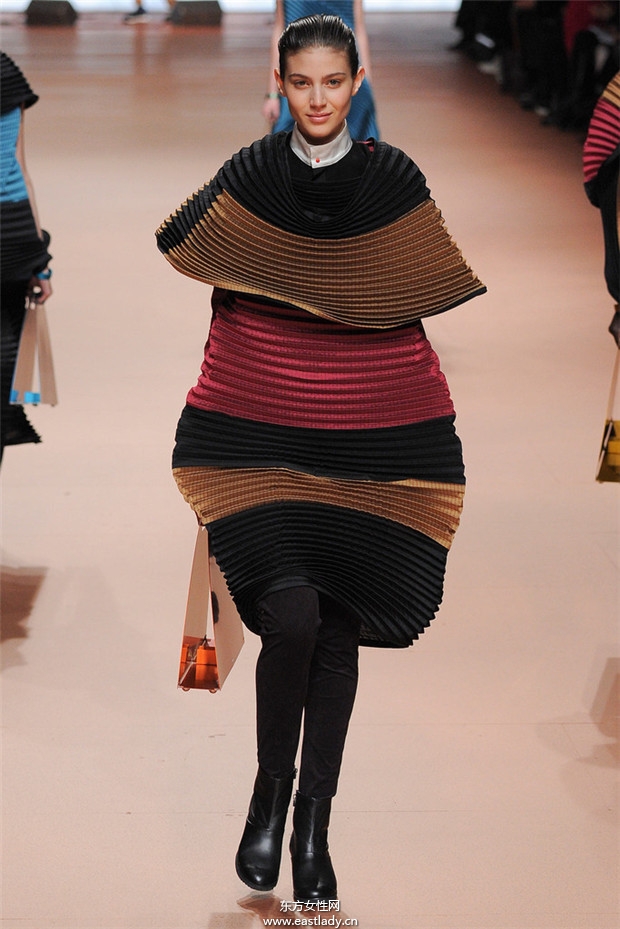 Issey Miyake巴黎時(shí)裝周2014秋冬新品發(fā)布