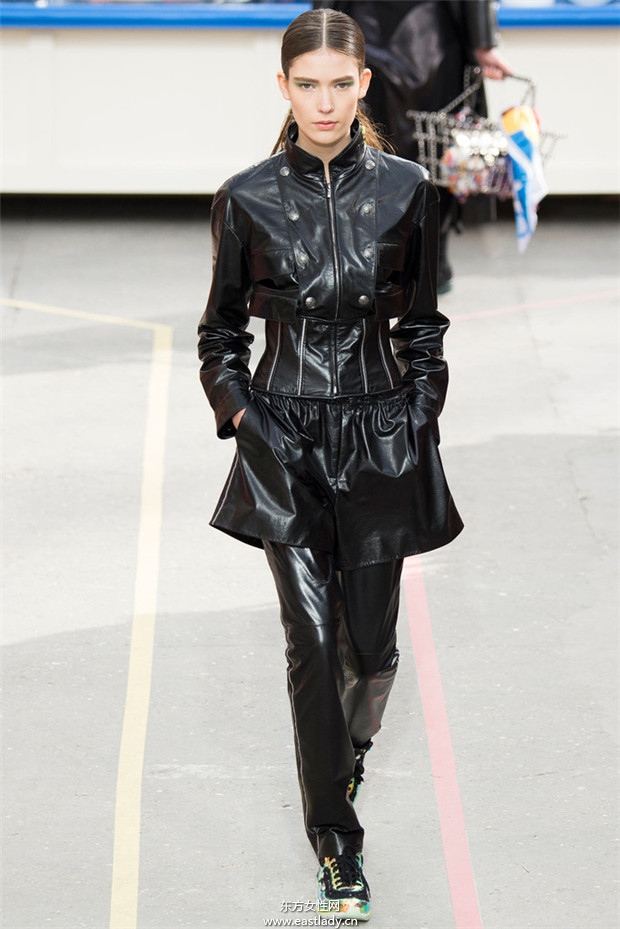 Chanel(香奈兒)巴黎時(shí)裝周2014秋冬新品發(fā)布