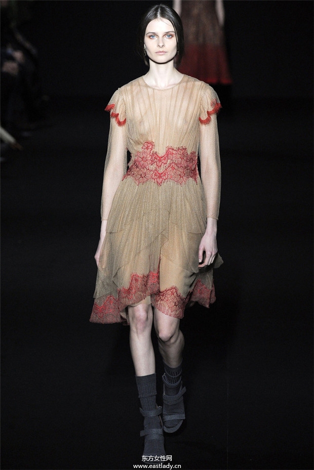 Alberta Ferretti米蘭時裝周2014秋冬新品發(fā)布