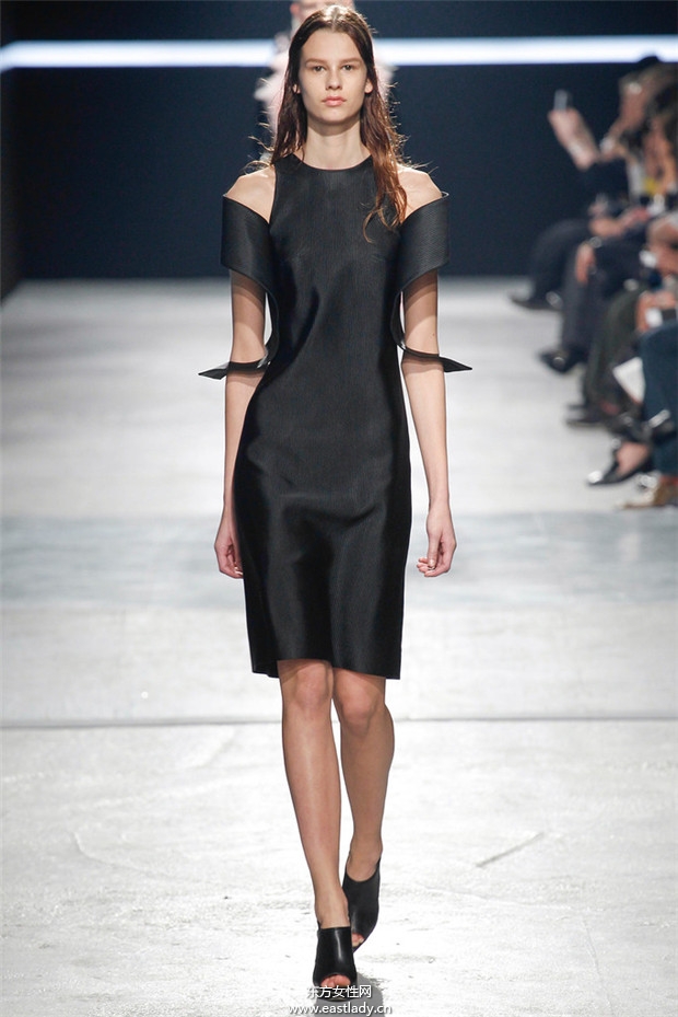 Christopher Kane倫敦時(shí)裝周2014秋冬新品發(fā)布