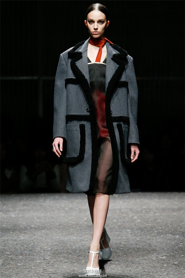 Prada米蘭時(shí)裝周2014秋冬新品發(fā)布