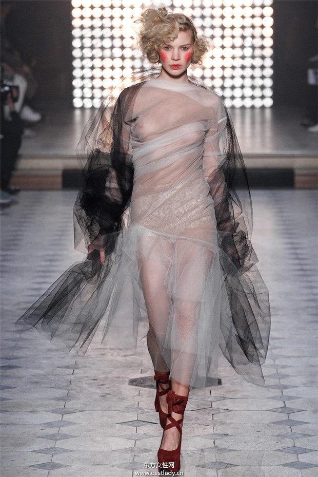 Vivienne Westwood巴黎時裝周2014秋冬新品發(fā)布
