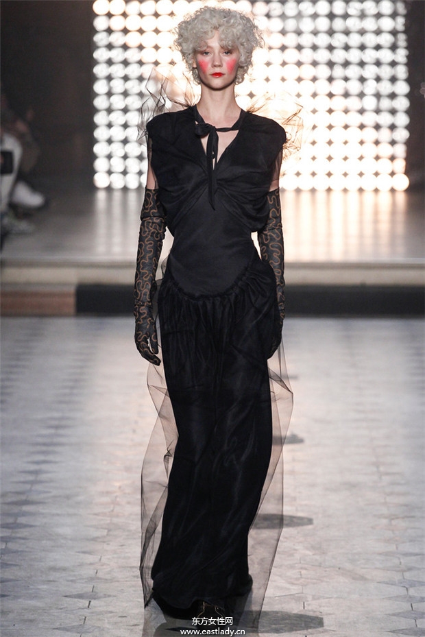 Vivienne Westwood巴黎時裝周2014秋冬新品發(fā)布