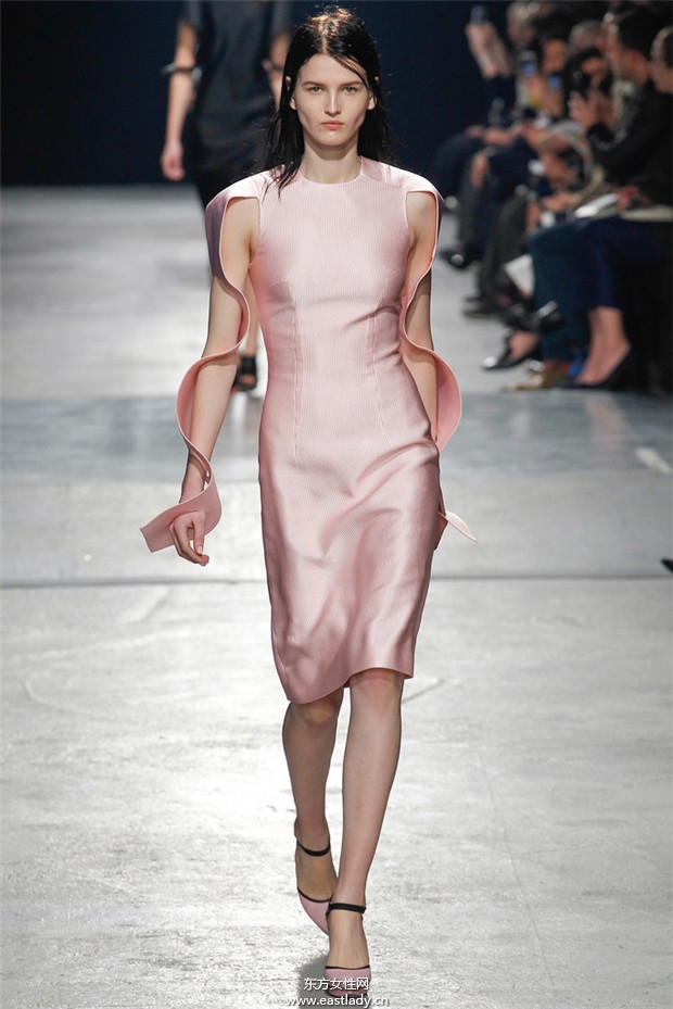 Christopher Kane倫敦時(shí)裝周2014秋冬新品發(fā)布