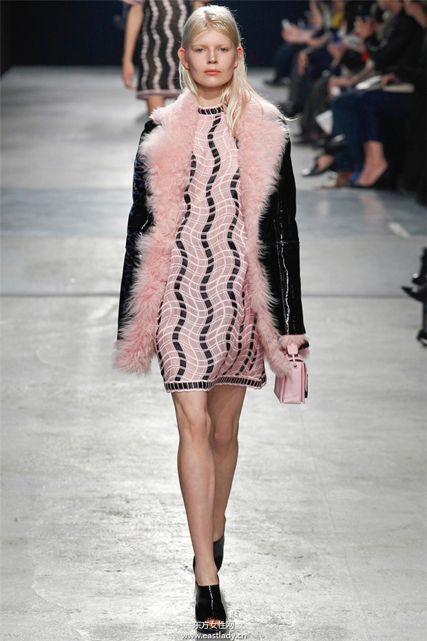 Christopher Kane倫敦時(shí)裝周2014秋冬新品發(fā)布