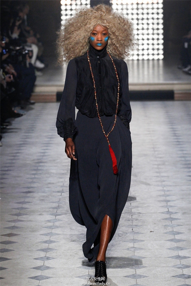 Vivienne Westwood巴黎時(shí)裝周2014秋冬新品發(fā)布