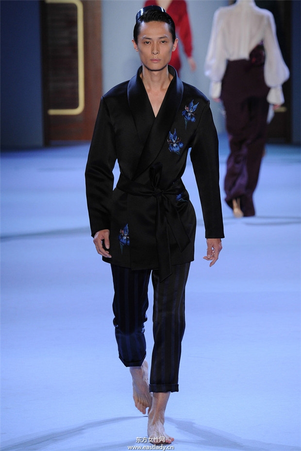 Ulyana Sergeenko 2014春夏巴黎高級(jí)定制系列時(shí)裝秀