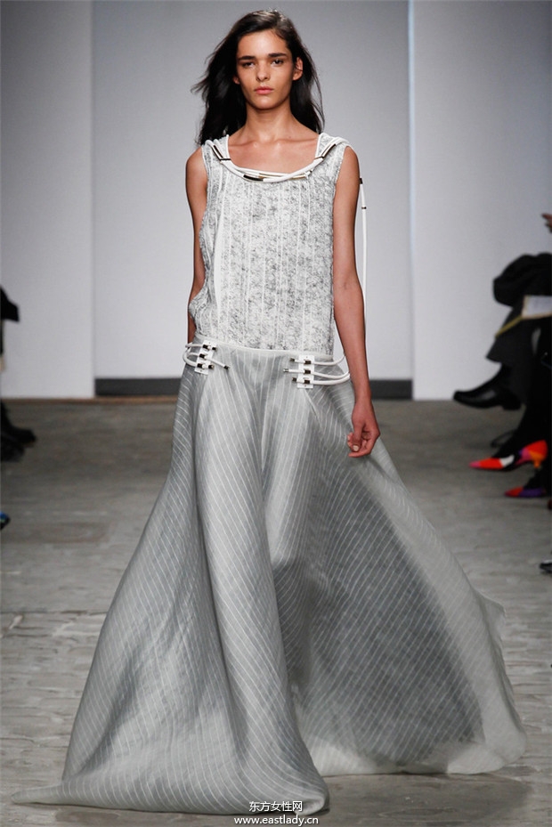 Vionnet 2014巴黎春夏高級(jí)定制時(shí)裝秀