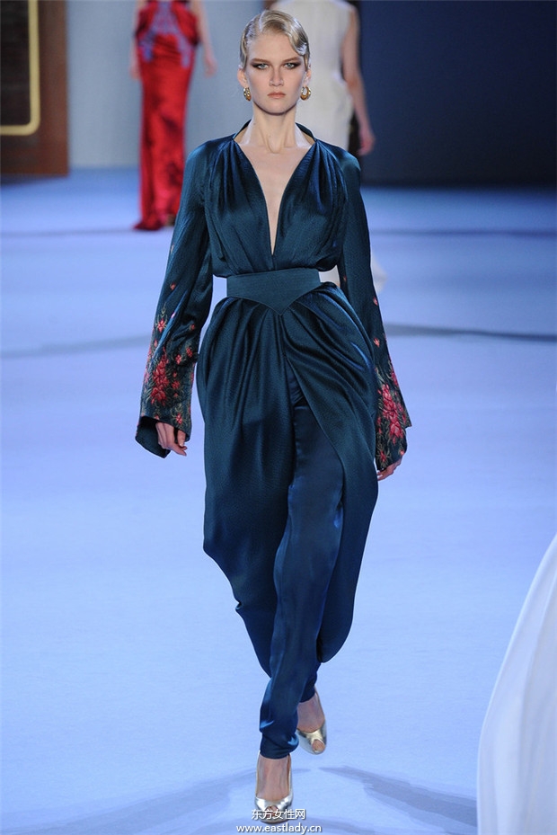 Ulyana Sergeenko 2014春夏巴黎高級(jí)定制系列時(shí)裝秀