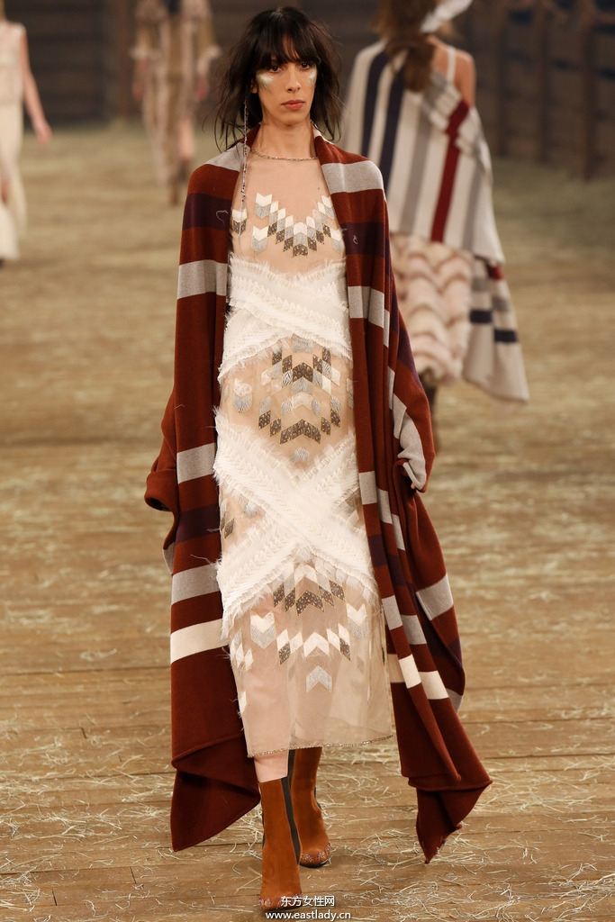 Chanel(香奈兒)2014早秋女裝流行服飾時(shí)尚大片