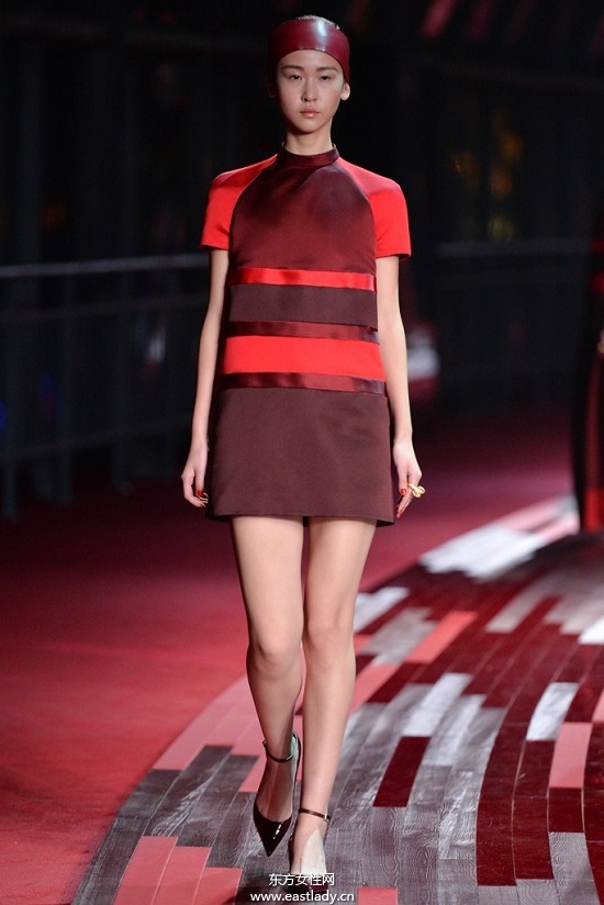 Valentino 2014女裝系列演繹紅色風(fēng)