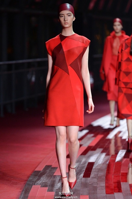Valentino 2014女裝系列演繹紅色風(fēng)