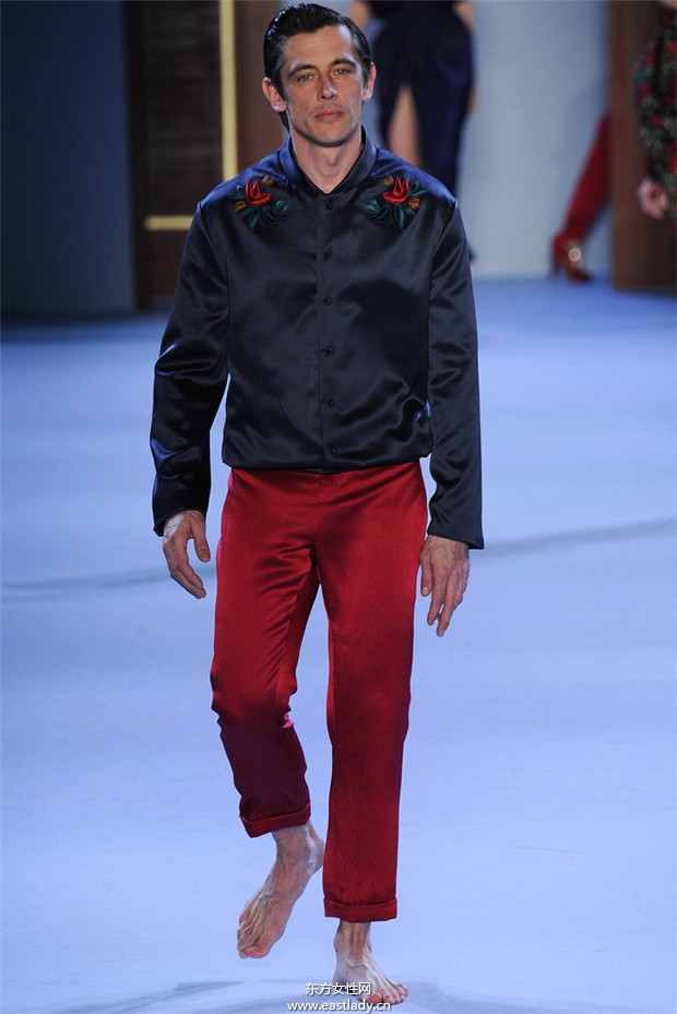 Ulyana Sergeenko 2014春夏巴黎高級(jí)定制系列時(shí)裝秀