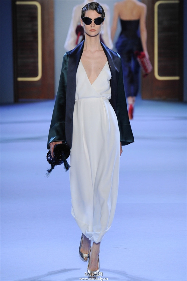 Ulyana Sergeenko 2014春夏巴黎高級(jí)定制系列時(shí)裝秀