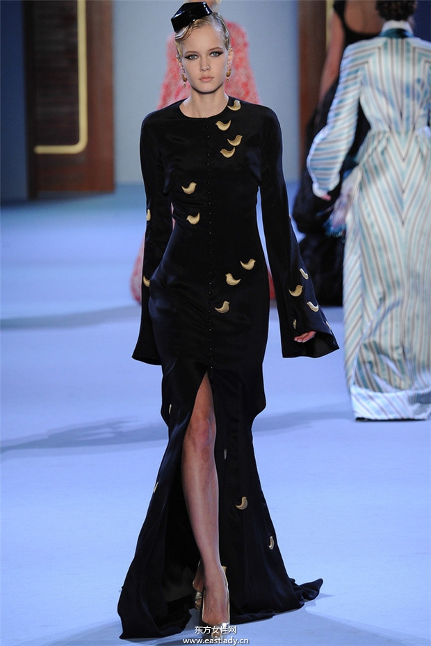 Ulyana Sergeenko 2014春夏巴黎高級(jí)定制系列時(shí)裝秀