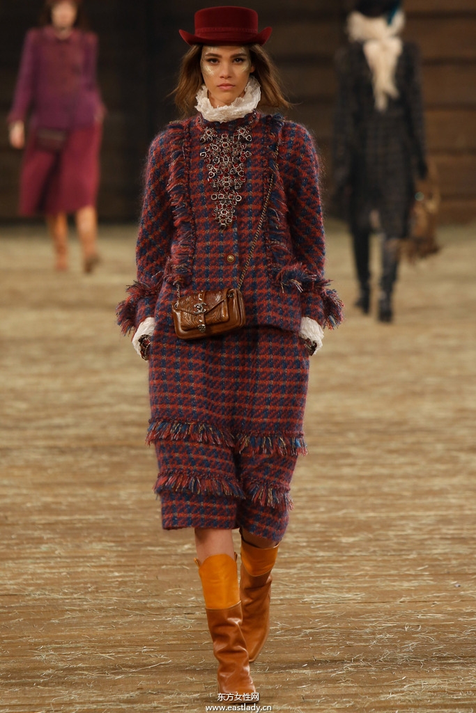 Chanel(香奈兒)2014早秋女裝流行服飾時(shí)尚大片