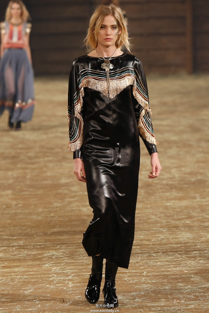 Chanel(香奈兒)2014早秋女裝流行服飾時(shí)尚大片