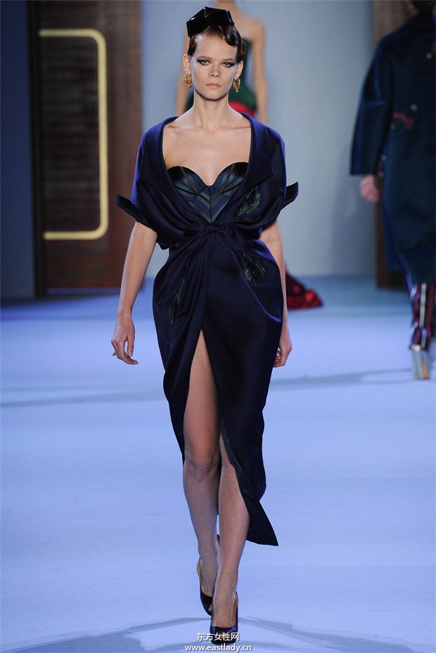 Ulyana Sergeenko 2014春夏巴黎高級(jí)定制系列時(shí)裝秀