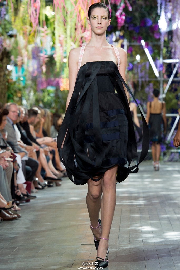 Christina Dior（克里斯汀·迪奧）2014春夏流行服飾時(shí)尚大片