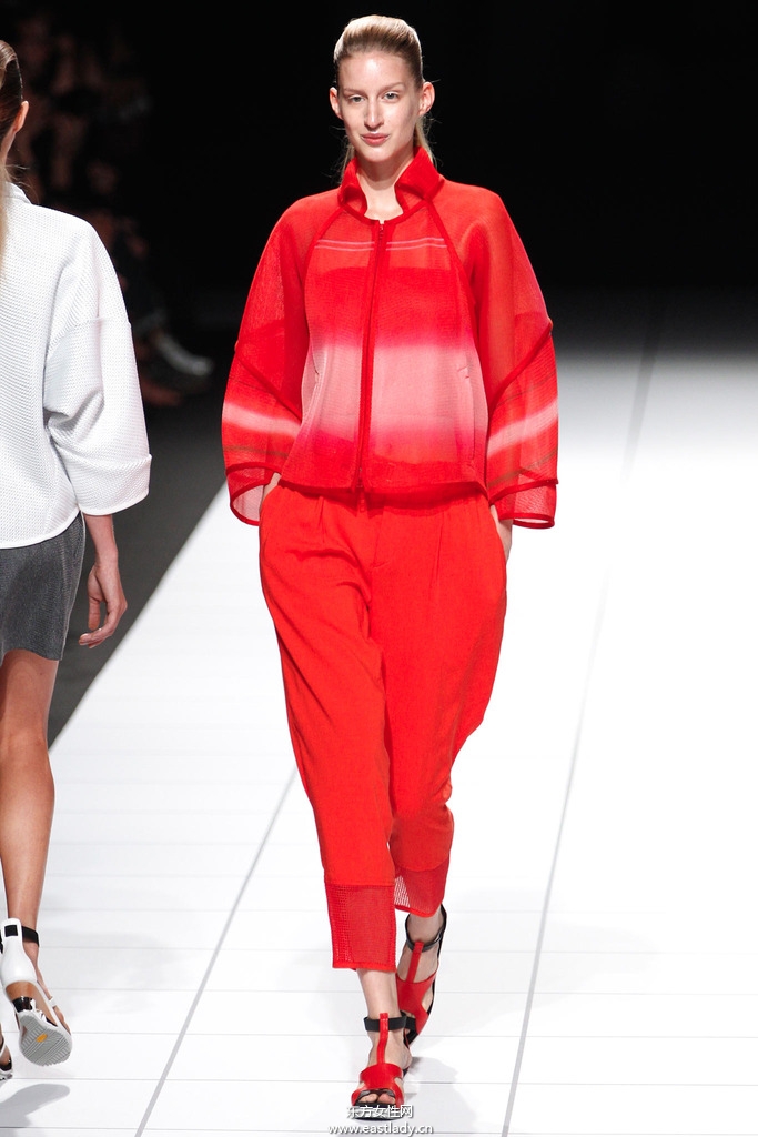 Issey Miyake(三宅一生)2014春夏流行服飾時尚大片
