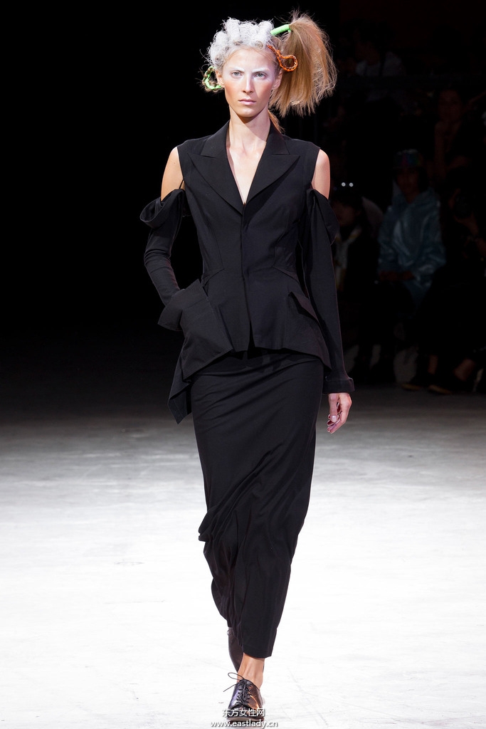 Yohji Yamamoto(山本耀司)2014春夏流行服飾時尚大片