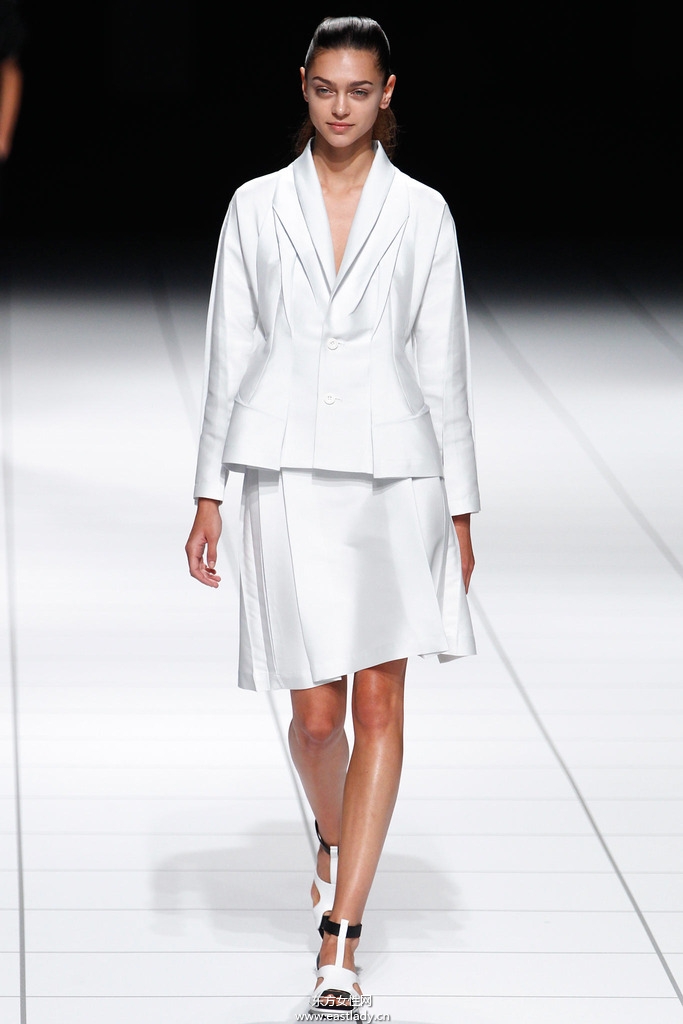 Issey Miyake(三宅一生)2014春夏流行服飾時尚大片
