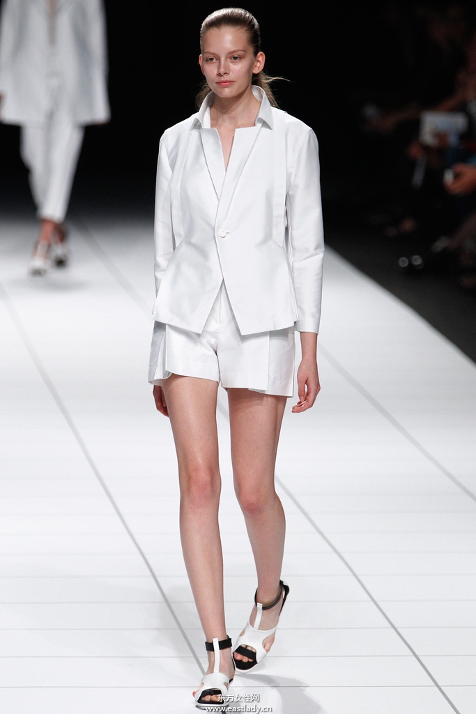 Issey Miyake(三宅一生)2014春夏流行服飾時尚大片