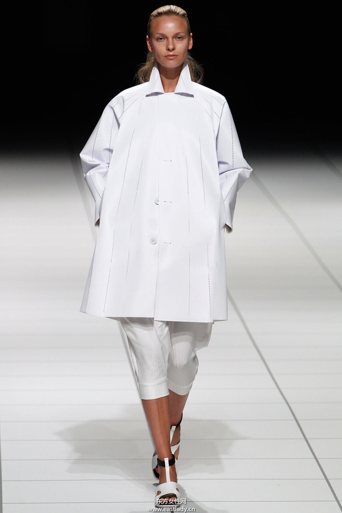 Issey Miyake(三宅一生)2014春夏流行服飾時尚大片