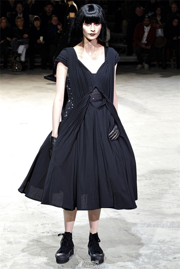 Yohji Yamamoto 2013秋冬流行服飾時(shí)尚大片