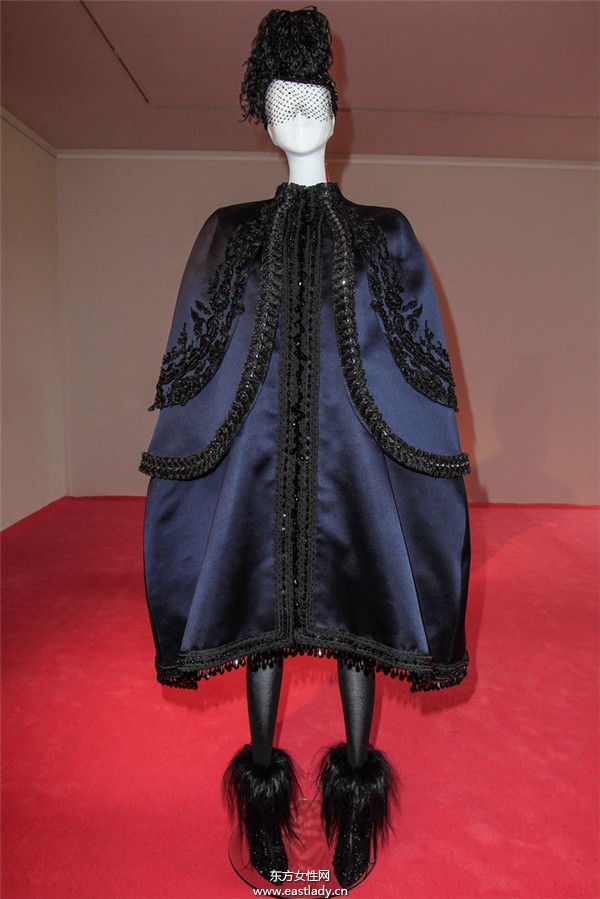 艾爾薩夏帕瑞麗(Elsa Schiaparelli)2013秋冬服裝新品發(fā)布